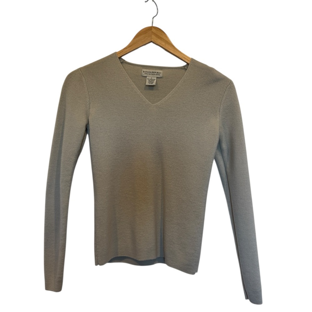 Gray Banana Republic 100% merino wool V-Neck Sweater